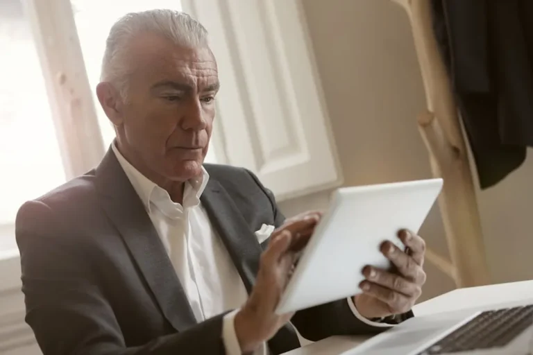 What Makes a Personal Blog Worth Reading?